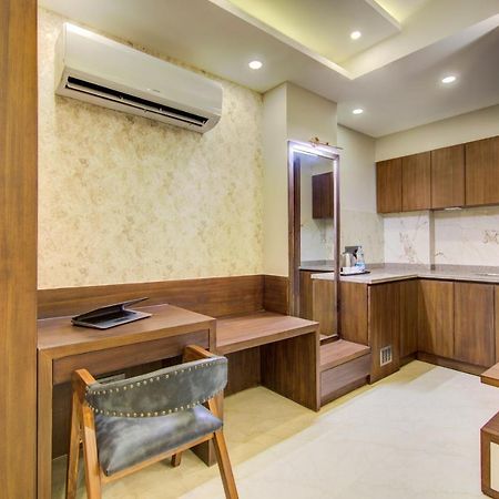 Le Tresor Hotel New Delhi Exterior photo