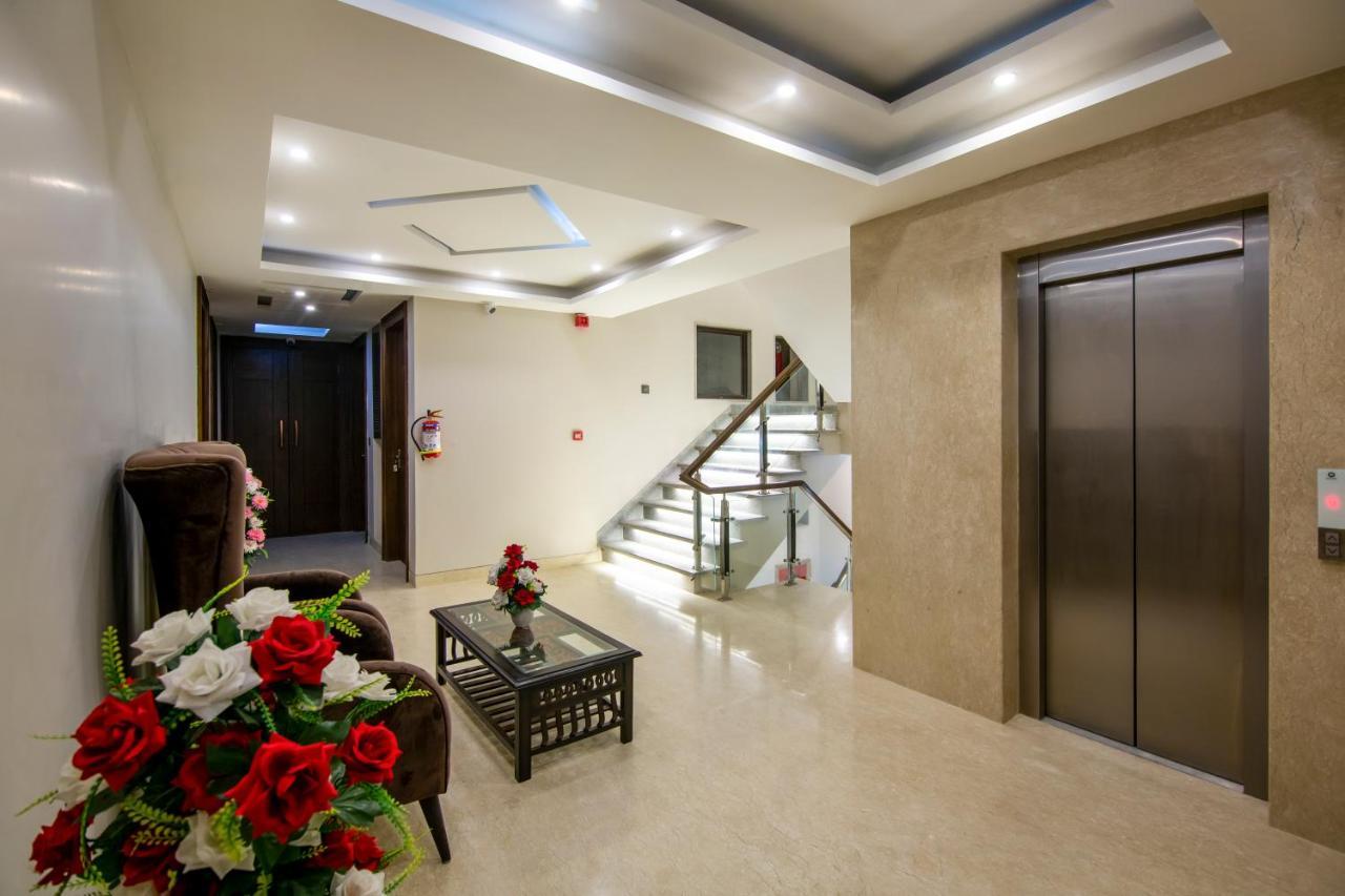 Le Tresor Hotel New Delhi Exterior photo