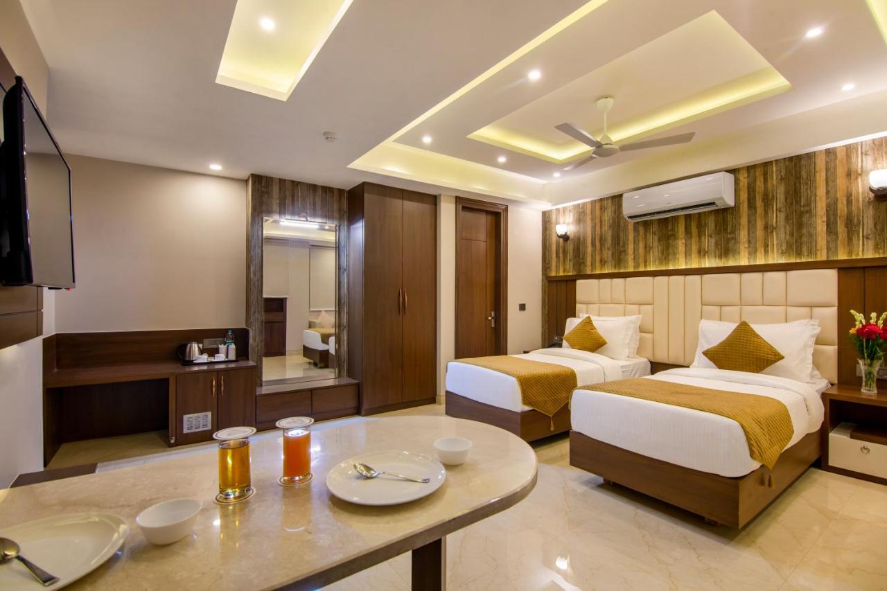 Le Tresor Hotel New Delhi Exterior photo