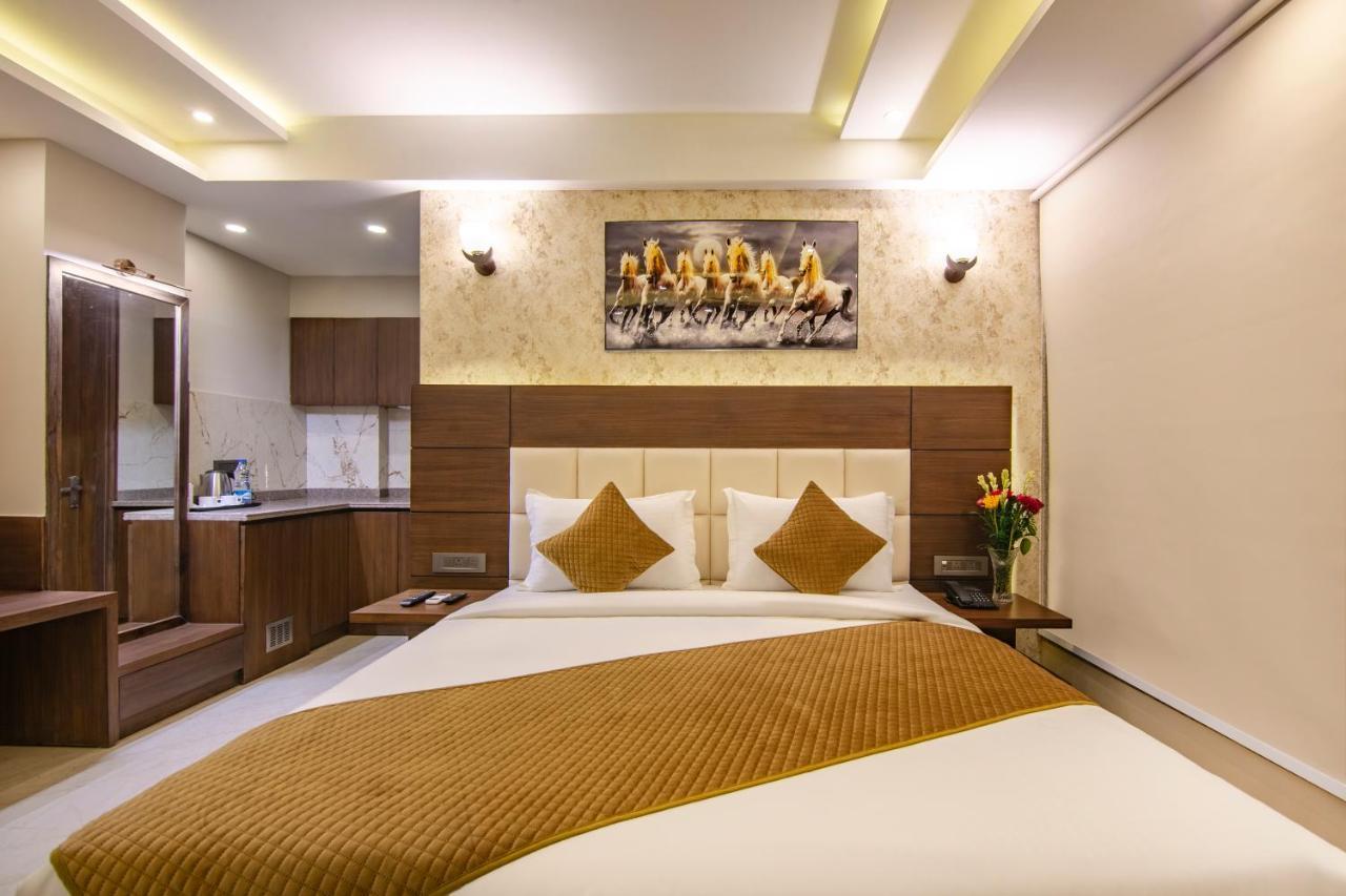 Le Tresor Hotel New Delhi Exterior photo