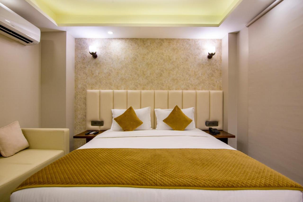 Le Tresor Hotel New Delhi Exterior photo